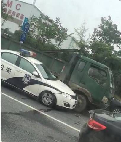 2016年3月24日(大貨車和交警發生了矛盾)