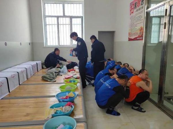 拘留所的真實(shí)生活(拘留所里都干些什么)